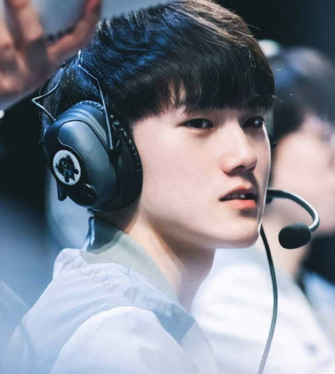 余下8个席 余下8个席